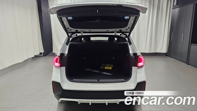 BMW iX1 2023 — photo 23