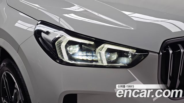 BMW iX1 2023 — photo 8