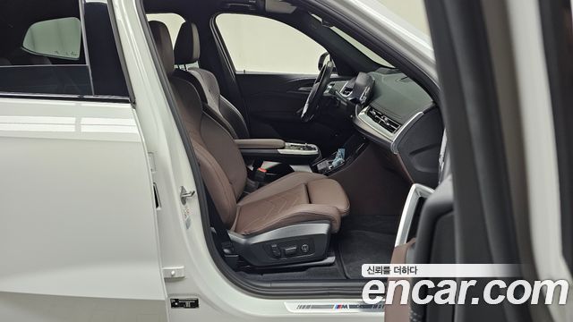 BMW iX1 2023 — photo 16