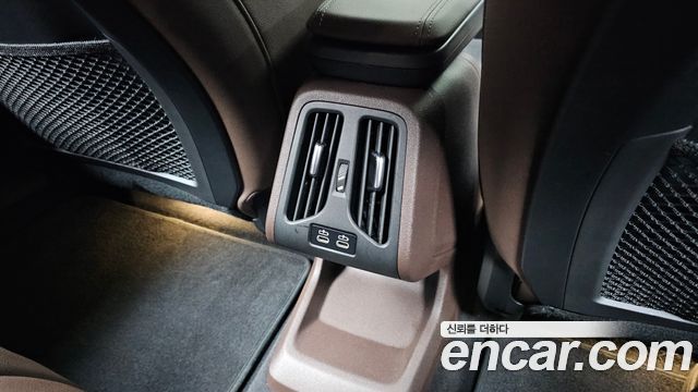 BMW iX1 2023 — photo 31