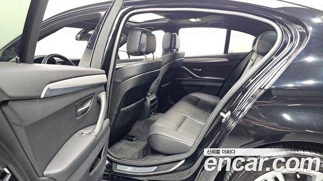 BMW 5-Series 2013 — photo 12