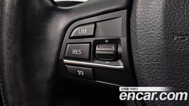 BMW 5-Series 2013 — photo 14