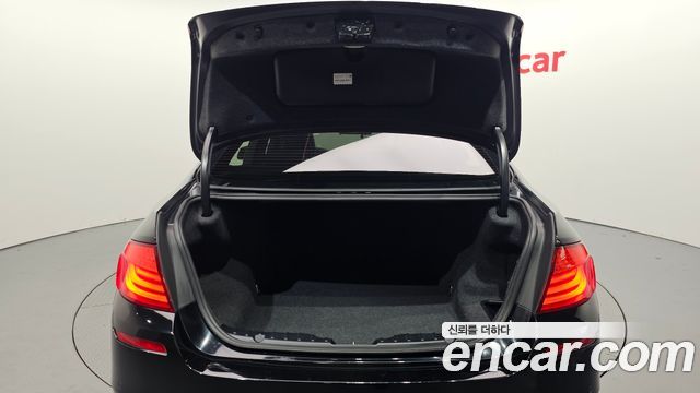 BMW 5-Series 2013 — photo 20