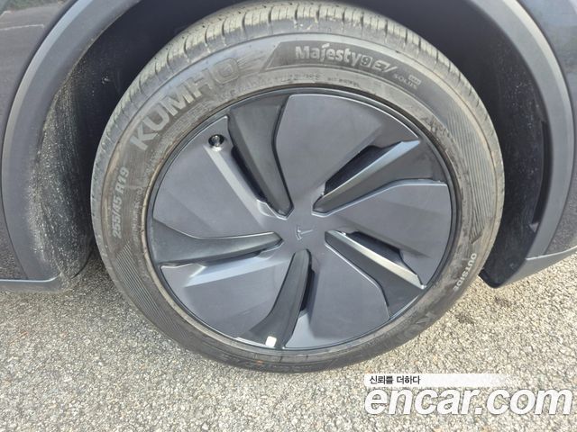 Tesla Model Y 2026 — photo 5