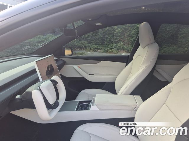 Tesla Model Y 2026 — photo 10