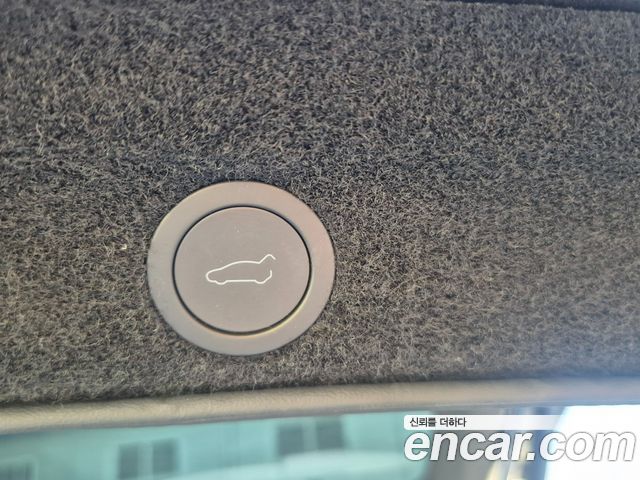 Tesla Model Y 2026 — photo 11