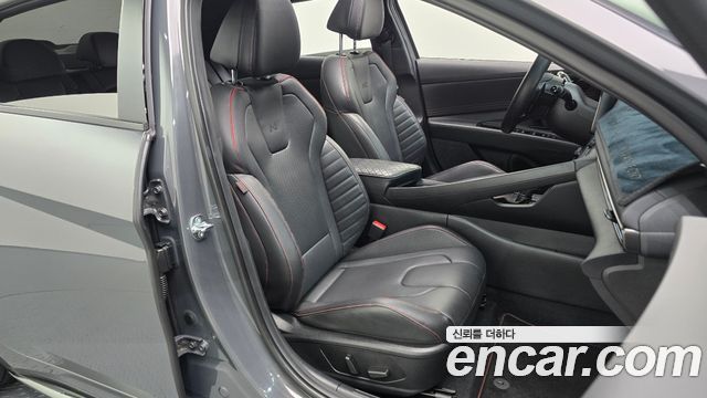 Hyundai AVANTE 2025 — photo 18