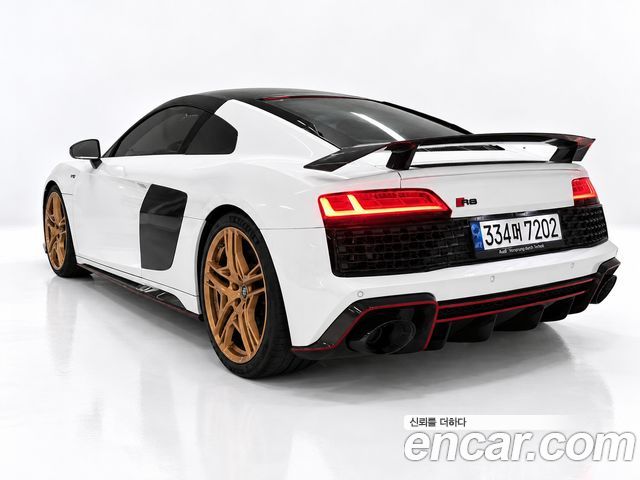 Audi R8 2021 — photo 2