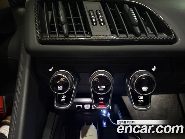 Audi R8 2021 — photo 16