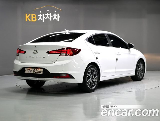 Hyundai AVANTE 2019 — photo 3