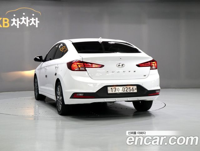 Hyundai AVANTE 2019 — photo 4