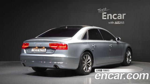 Audi A8 2012 — photo 2