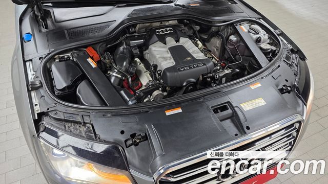 Audi A8 2012 — photo 6