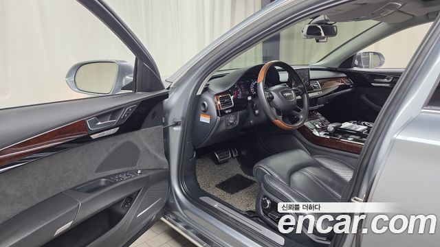 Audi A8 2012 — photo 13
