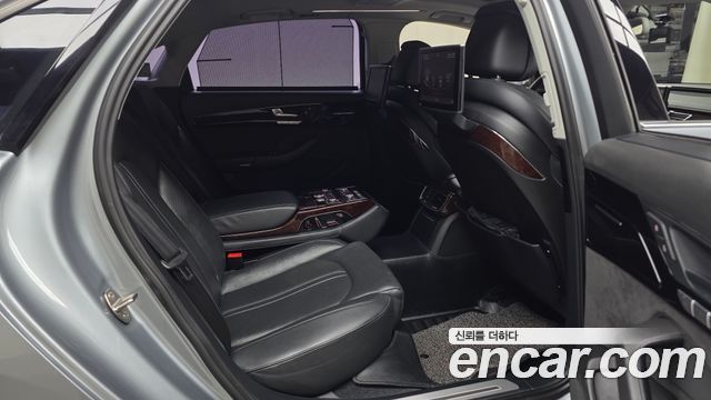 Audi A8 2012 — photo 18