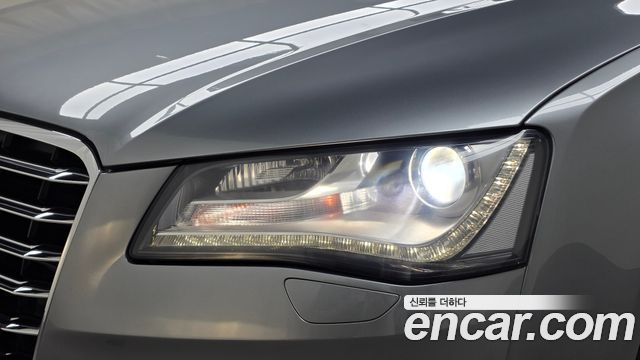 Audi A8 2012 — photo 8
