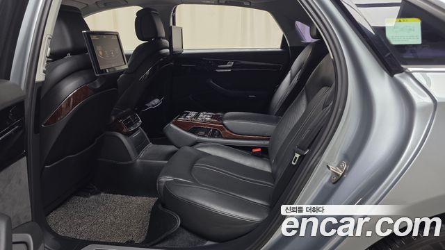 Audi A8 2012 — photo 16