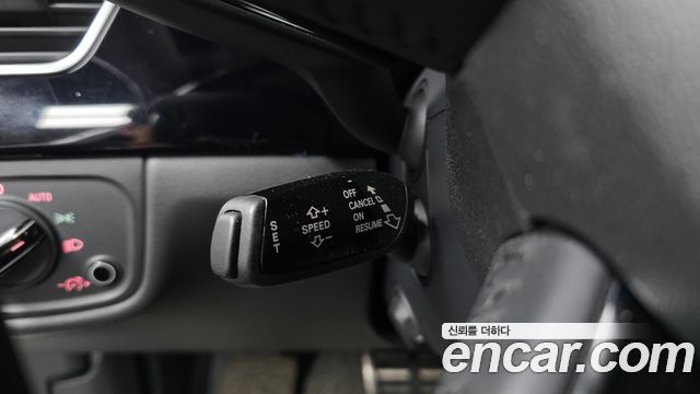 Audi A8 2012 — photo 30