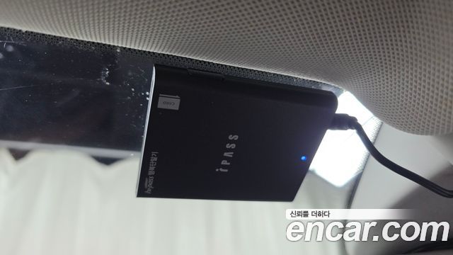 Audi A8 2012 — photo 31