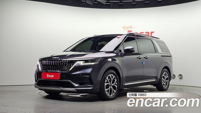 Kia Canival 2023 — photo 1
