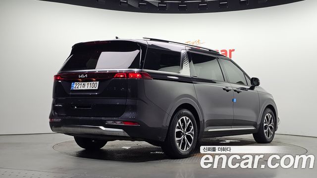 Kia Canival 2023 — photo 2