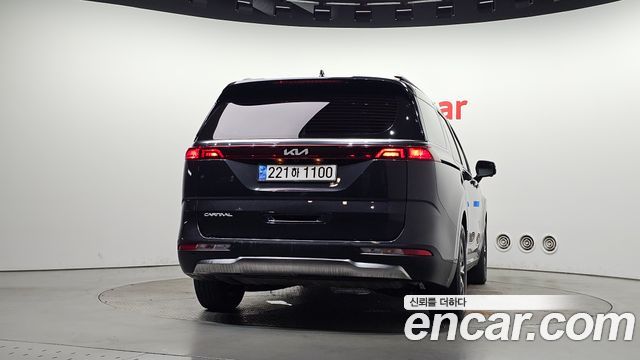 Kia Canival 2023 — photo 4