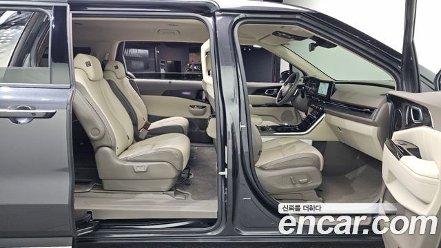 Kia Canival 2023 — photo 18