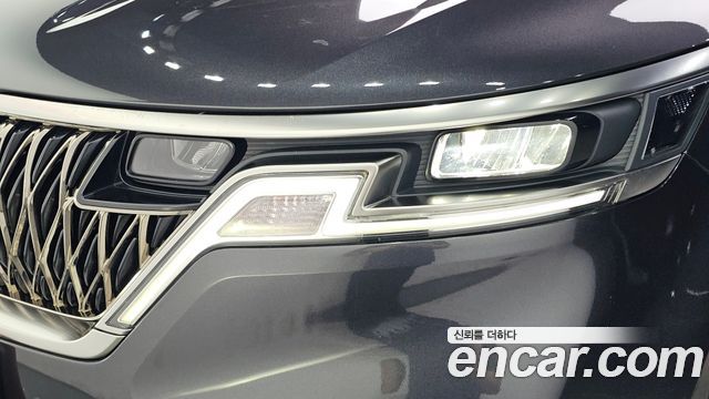 Kia Canival 2023 — photo 8