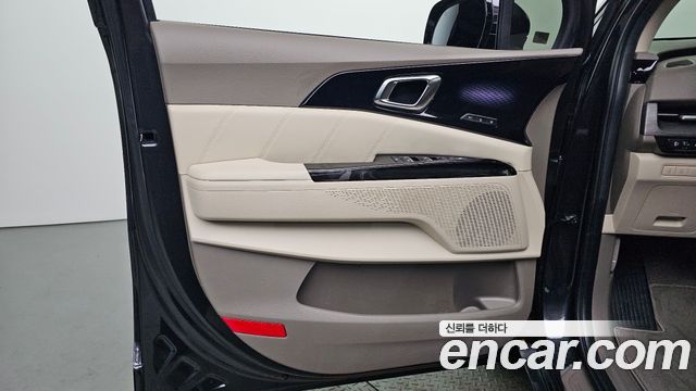 Kia Canival 2023 — photo 14