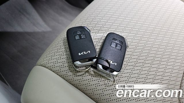 Kia Canival 2023 — photo 32