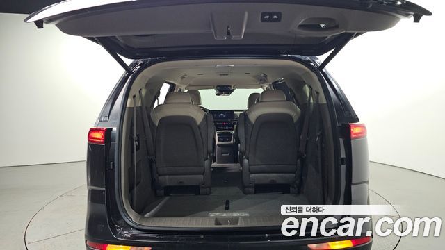Kia Canival 2023 — photo 33