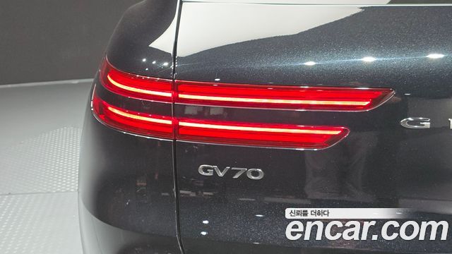 Genesis GV70 2024 — photo 9