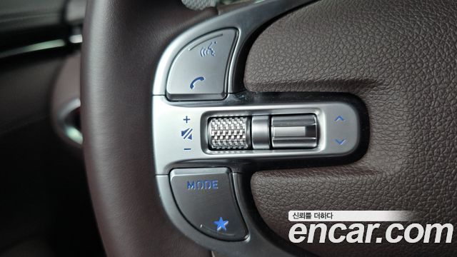 Genesis GV70 2024 — photo 29