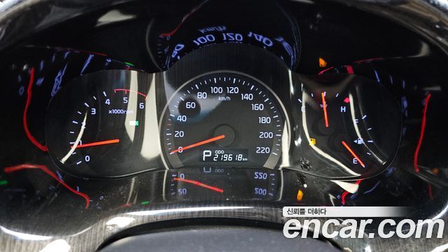 Kia Canival 2013 — photo 8