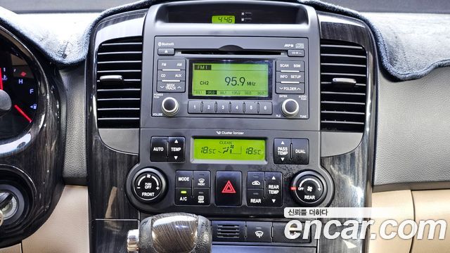 Kia Canival 2013 — photo 15