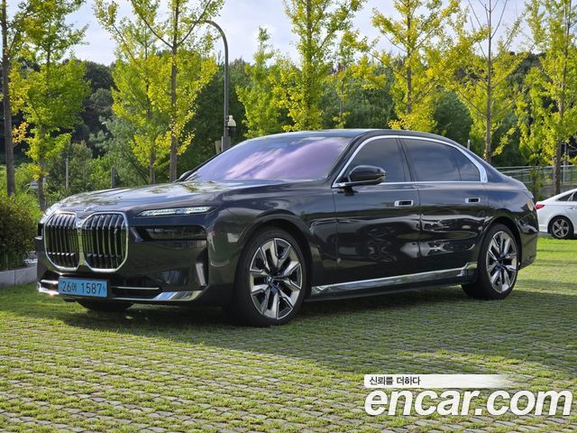 BMW i7 2024 — photo 1