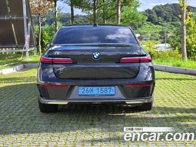 BMW i7 2024 — photo 3