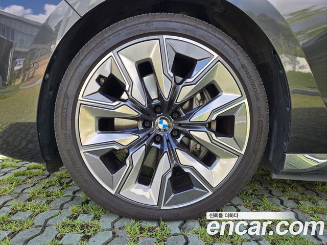 BMW i7 2024 — photo 9