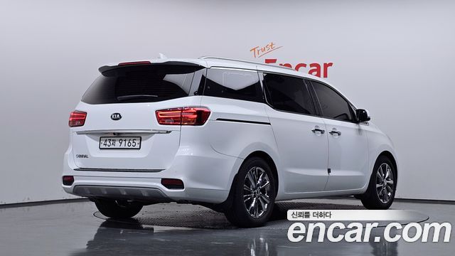 Kia Canival 2019 — photo 2