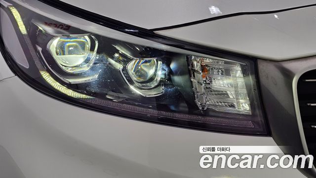 Kia Canival 2019 — photo 8