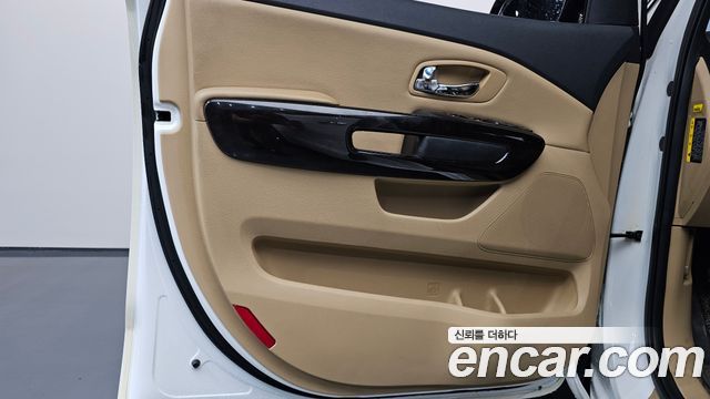Kia Canival 2019 — photo 14