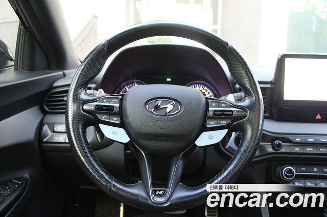 Hyundai Veloster 2021 — photo 9
