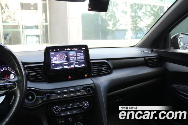 Hyundai Veloster 2021 — photo 12