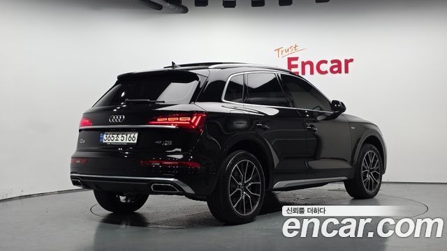 Audi Q5 2024 — photo 2
