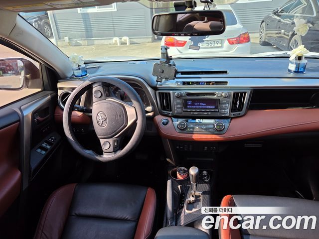 Toyota RAV4 2015 — photo 4
