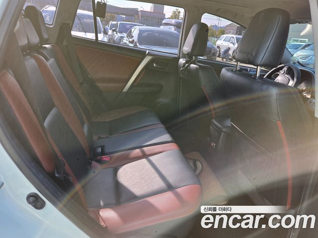 Toyota RAV4 2015 — photo 6