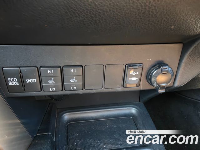 Toyota RAV4 2015 — photo 12