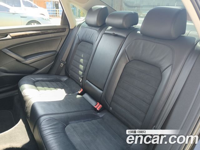 Volkswagen Passat 2014 — photo 14