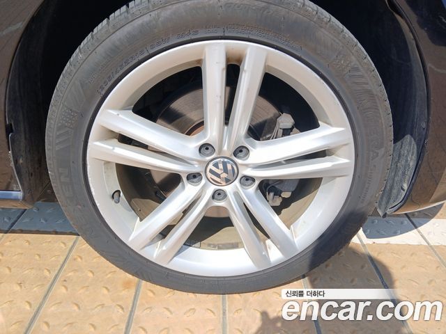 Volkswagen Passat 2014 — photo 20