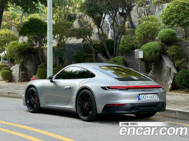 Porsche 911 2023 — photo 4